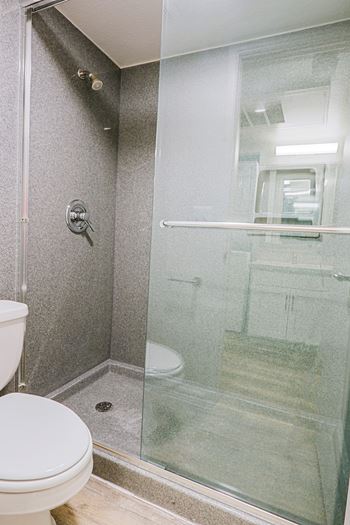 Ceramic tile tub
